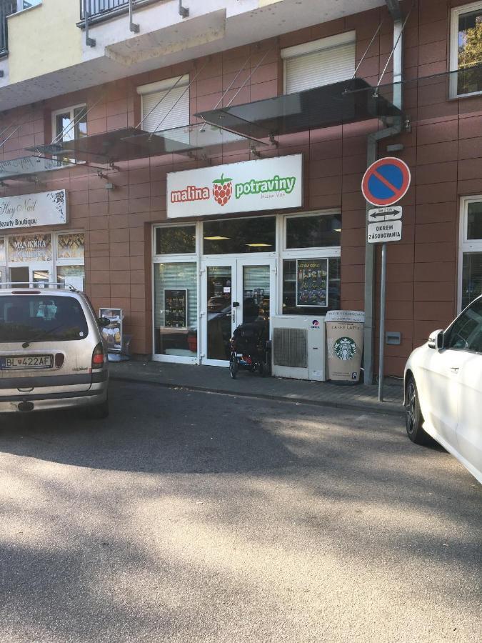 Brand New Apartment. Parking Spot Included! Bratislava Exterior photo